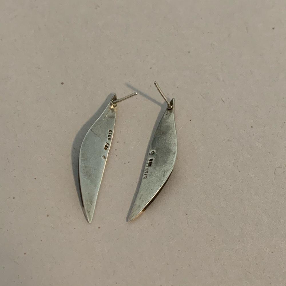 Vintage Sterling and Onyx Earrings - Picture 4 of 7